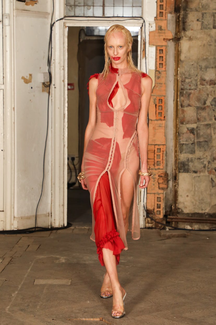 A model walks the runway at the Dilara Findikoglu show during London Fashion Week in September 2022.