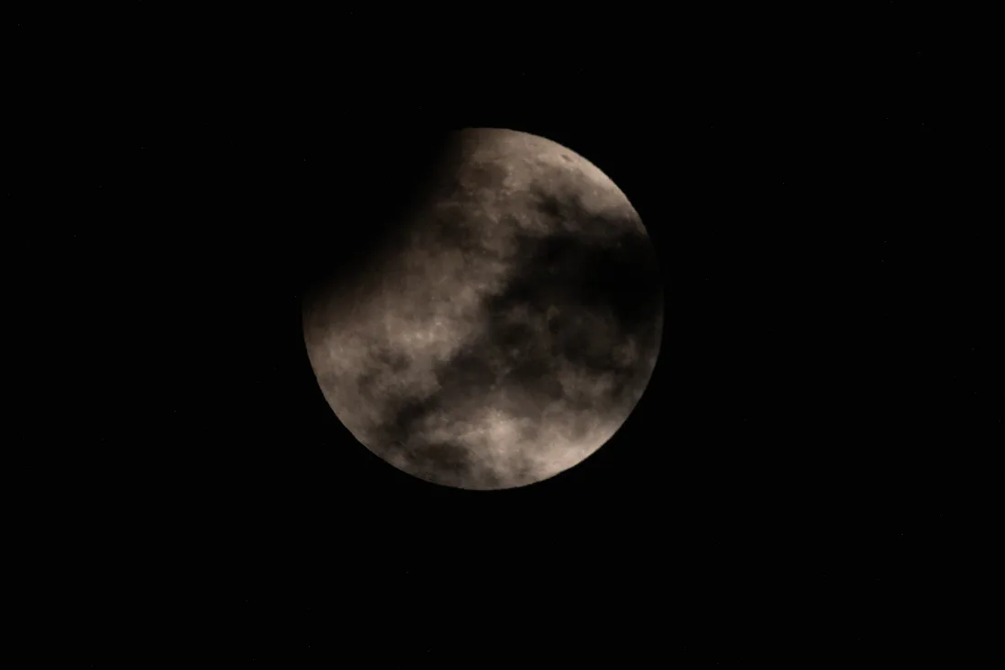 September 2024’s Astrology Has A Lunar Eclipse & The Fall Equinox