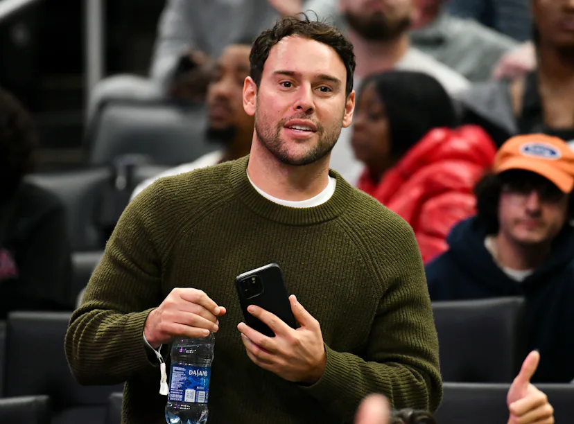 Scooter Braun posted jokes about his feud with Taylor Swift.