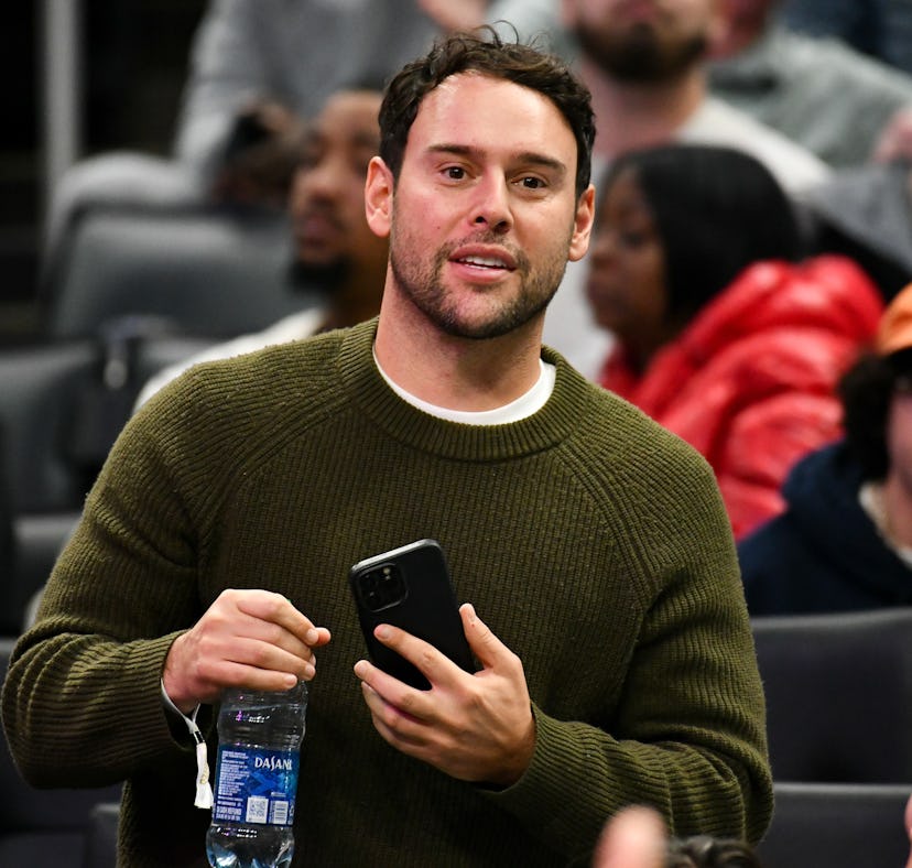 Scooter Braun posted jokes about his feud with Taylor Swift.