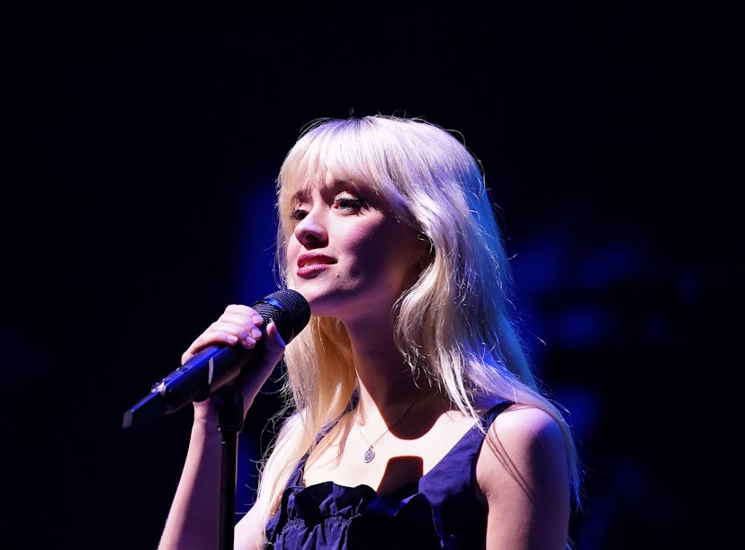 MANCHESTER, ENGLAND - NOVEMBER 25: Maisie Peters performs at Hits Live: Manchester at AO Arena on No...