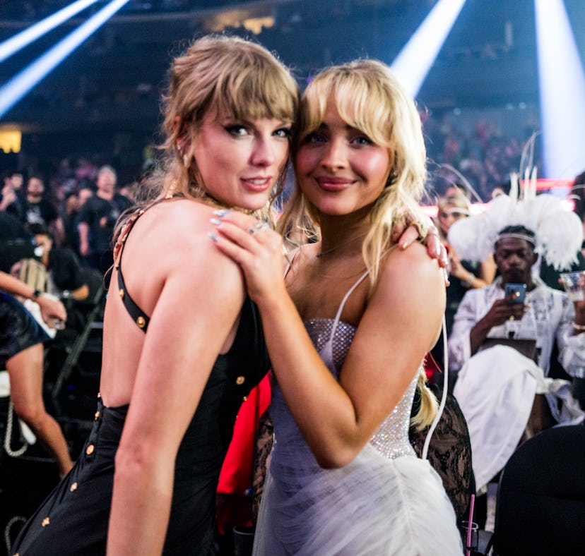 NEWARK, NEW JERSEY - SEPTEMBER 12: (L-R) Taylor Swift and Sabrina Carpenter attend the 2023 Video Mu...