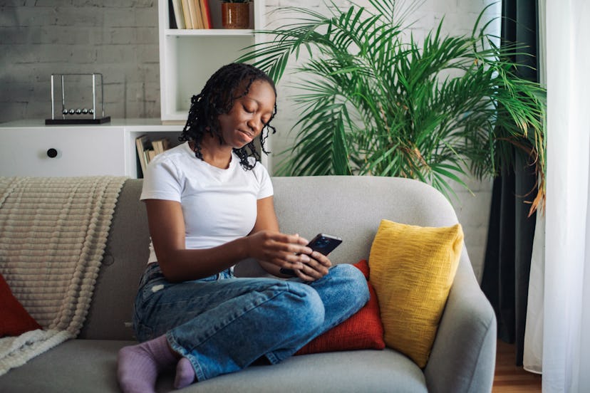 Geminis need to take a break from scrolling and commenting, especially when they feel stressed.