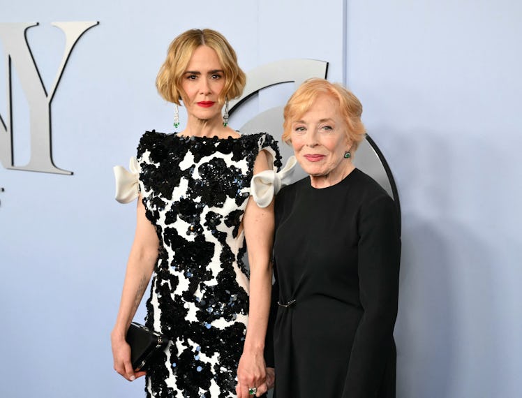 US actress Sarah Paulson (L) and partner US actress Holland Taylor arrive for the 77th Tony Awards a...