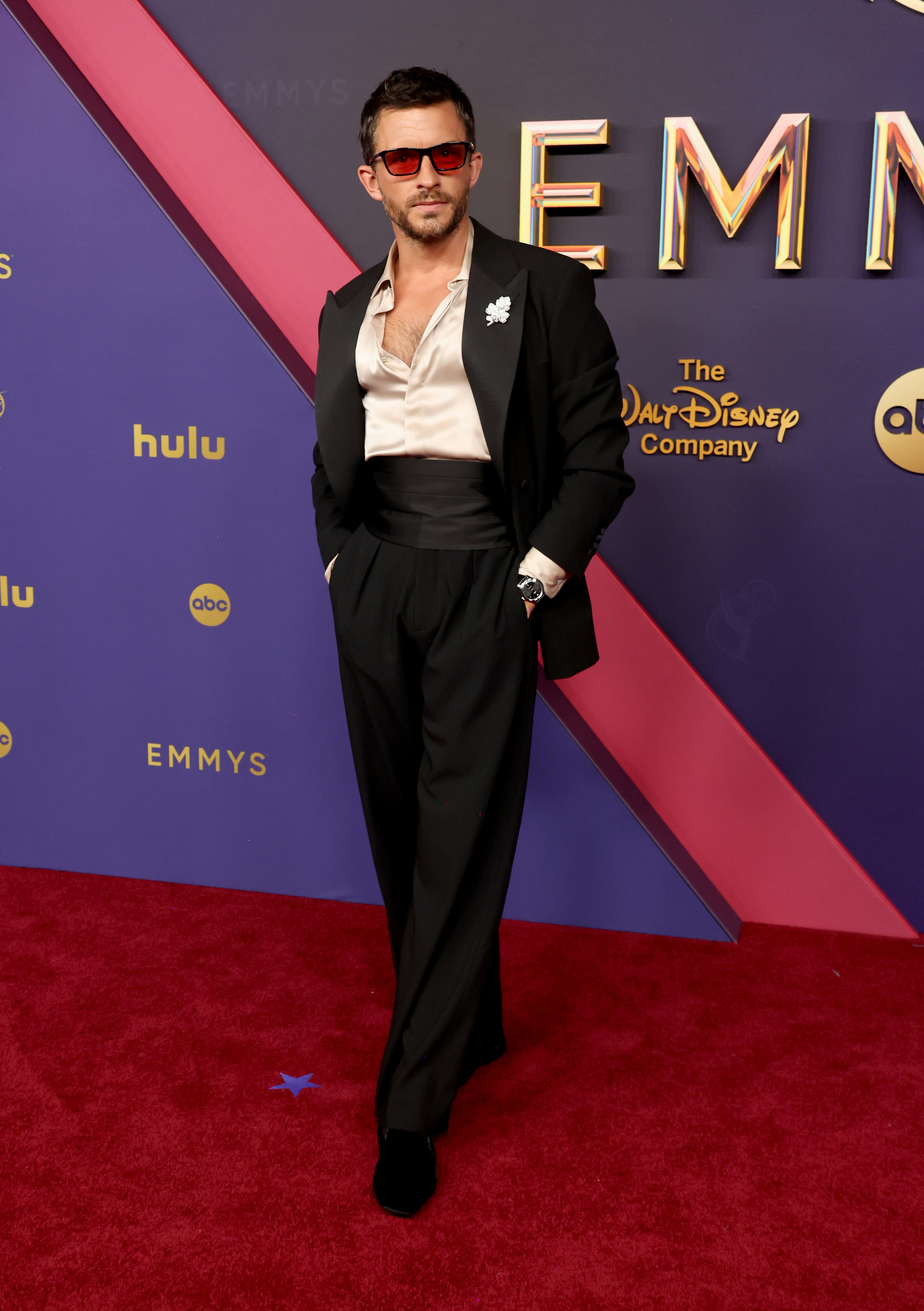 Jonathan Bailey attends the 76th Primetime Emmy Awards at Peacock Theater on September 15, 2024 in L&hellip;