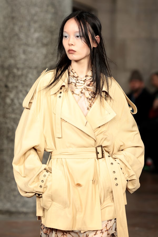 Dove grey matte eyeshadow was spotted at KNWLS.