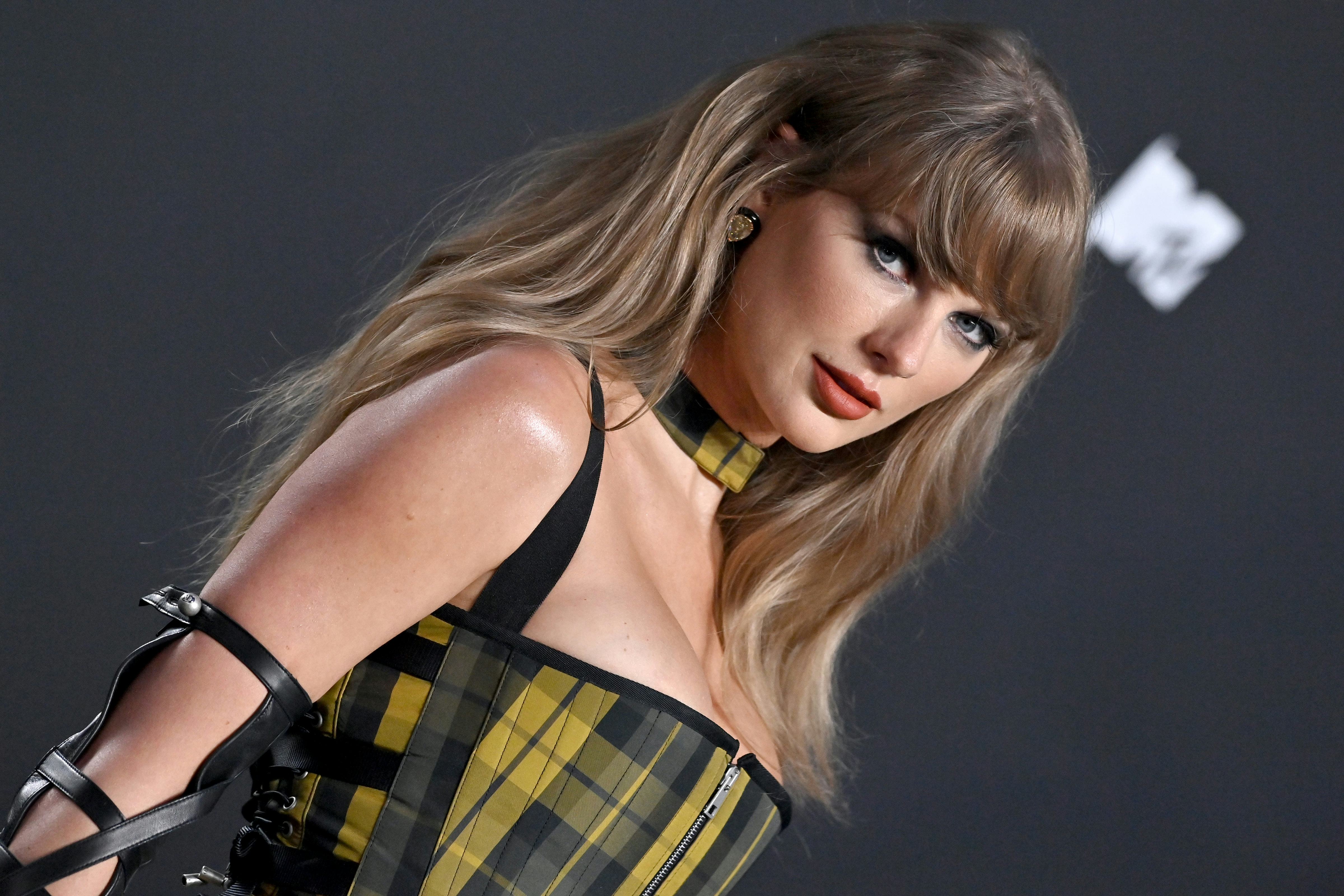 Taylor Swift, dressing like the breakup album she was promoting, attends the 2024 MTV Video Music Aw&hellip;