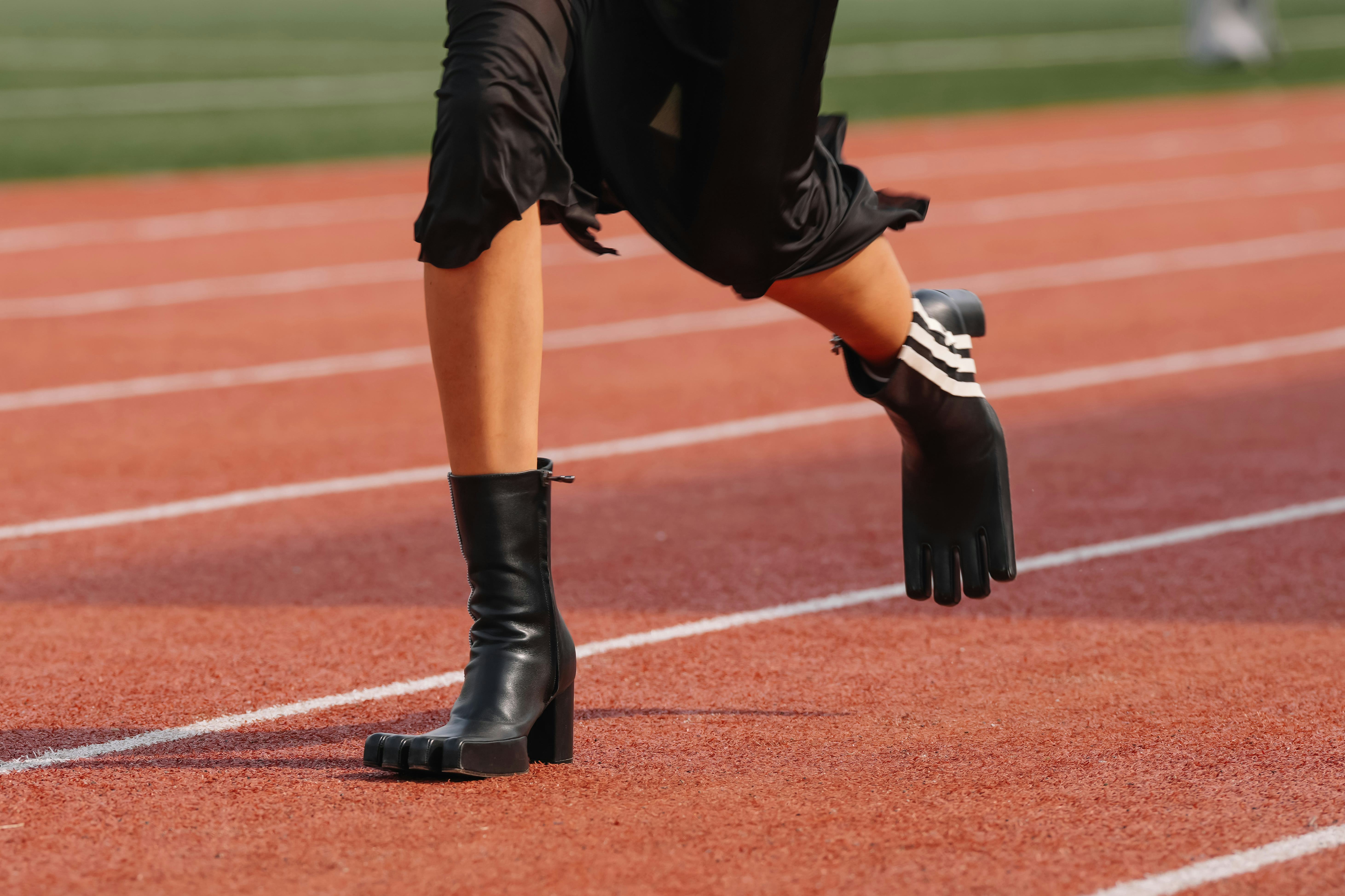 A model walks the runway at the Avavav fashion show during Milan Womenswear Spring/Summer 2025 on Se&hellip;