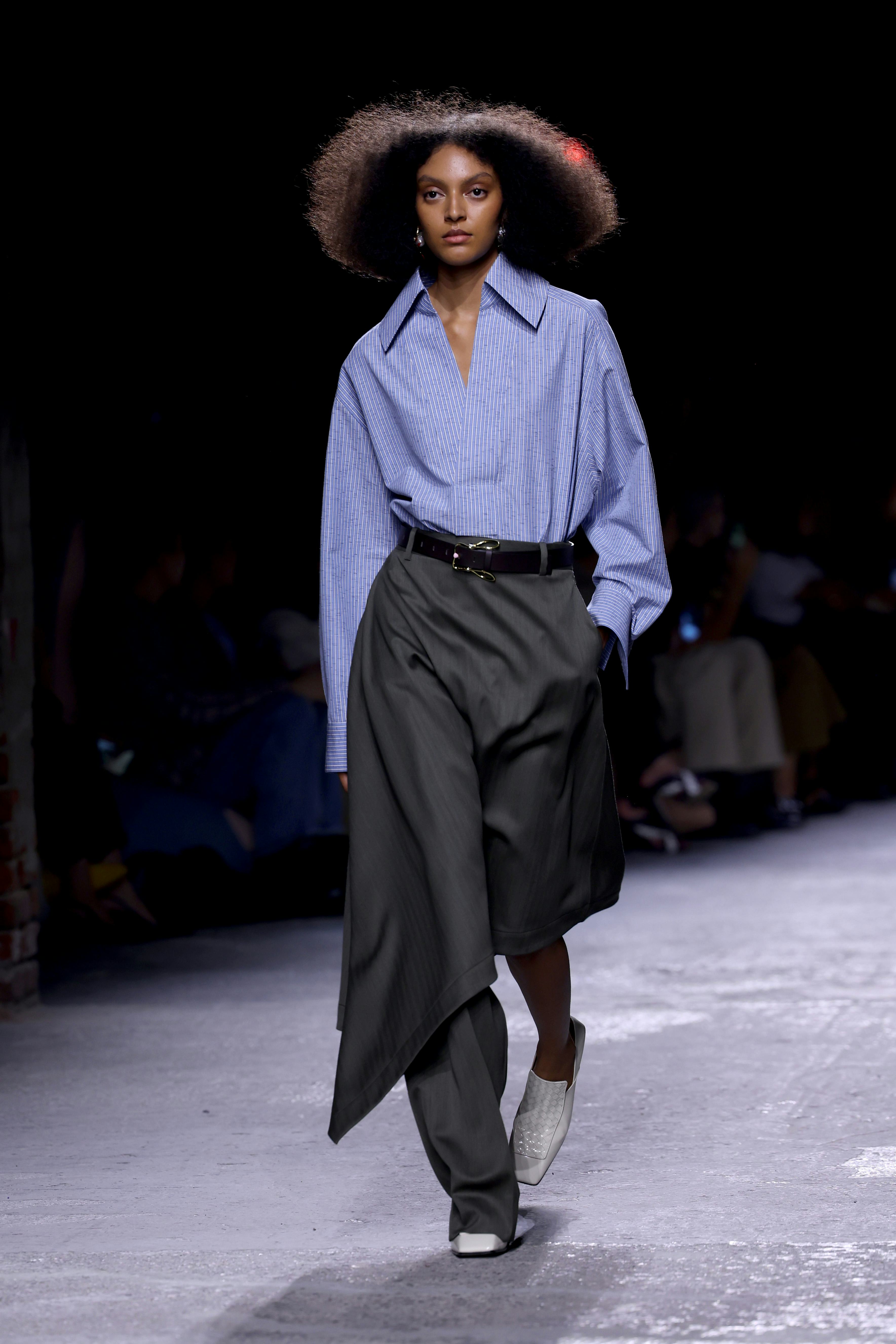 A model walks the runway at the Bottega Veneta fashion show during the Milan Womenswear Spring/Summe&hellip;