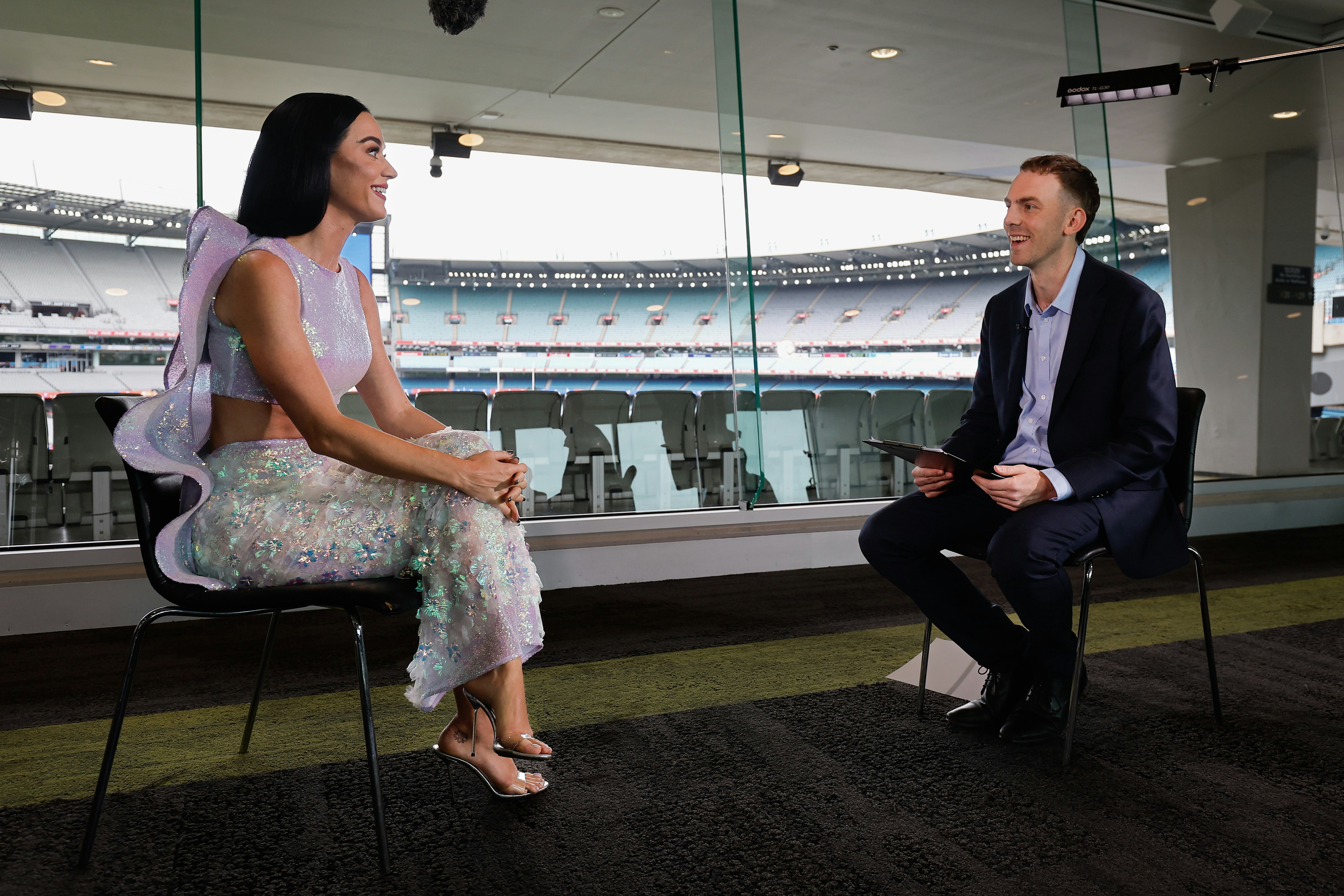 Katy Perry&rsquo;s naked shoes