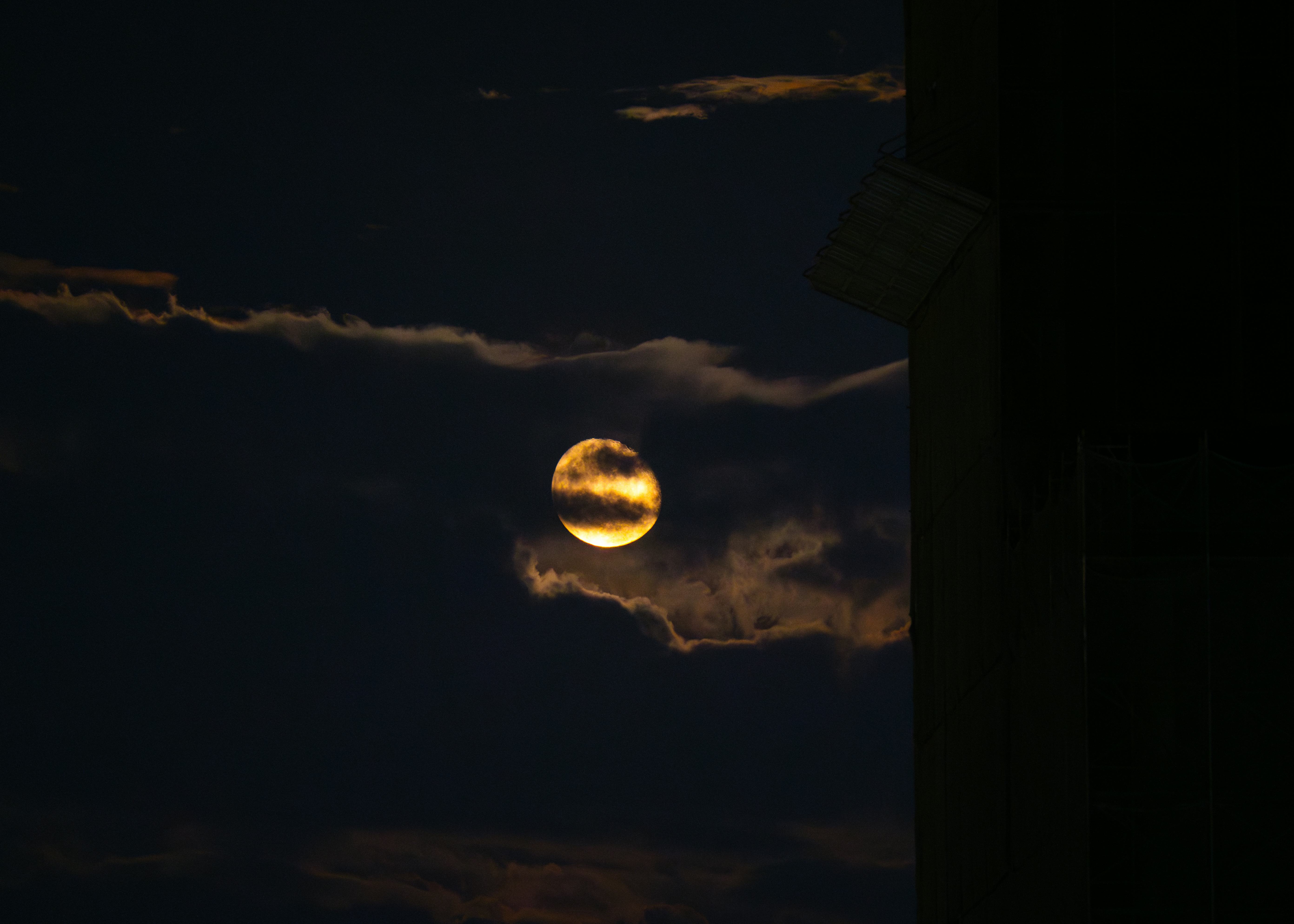 Lunar eclipse preparations.