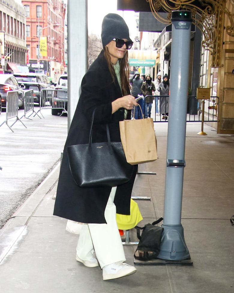 Katie Holmes Re-wears Her Go-To Sneakers and Tote Bag In Under 24 Hours 3 new york ny january