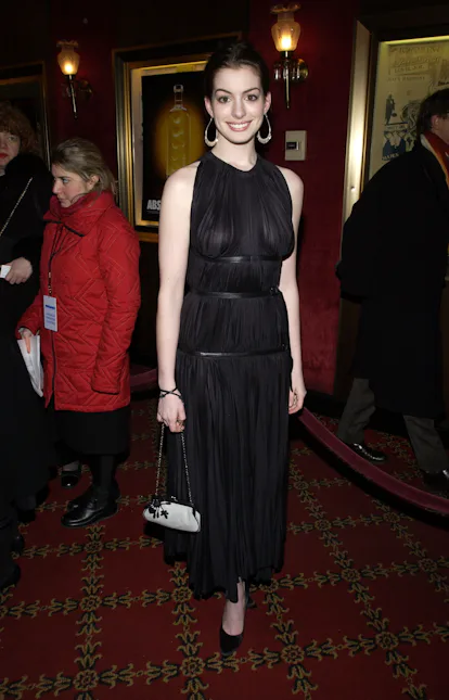 5 Times Anne Hathaway Freed The Nipple From 2002 To Today 5 Times Anne Hathaway Freed The Nipple From 2002 To Today