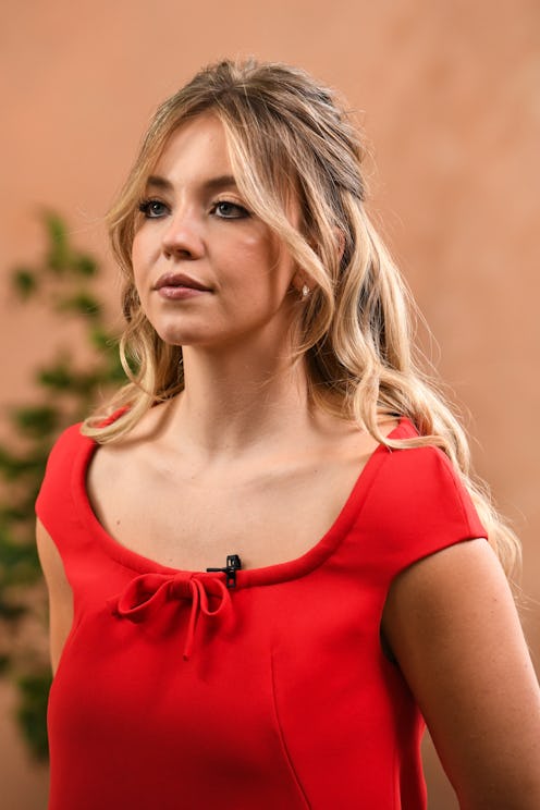 Sydney Sweeney winter street style outfits New York