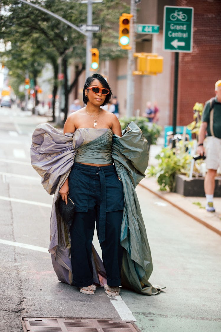 NEW YORK, NEW YORK - SEPTEMBER 11: Stylist and Creative Consultant Amanda Murray wears a green top w...