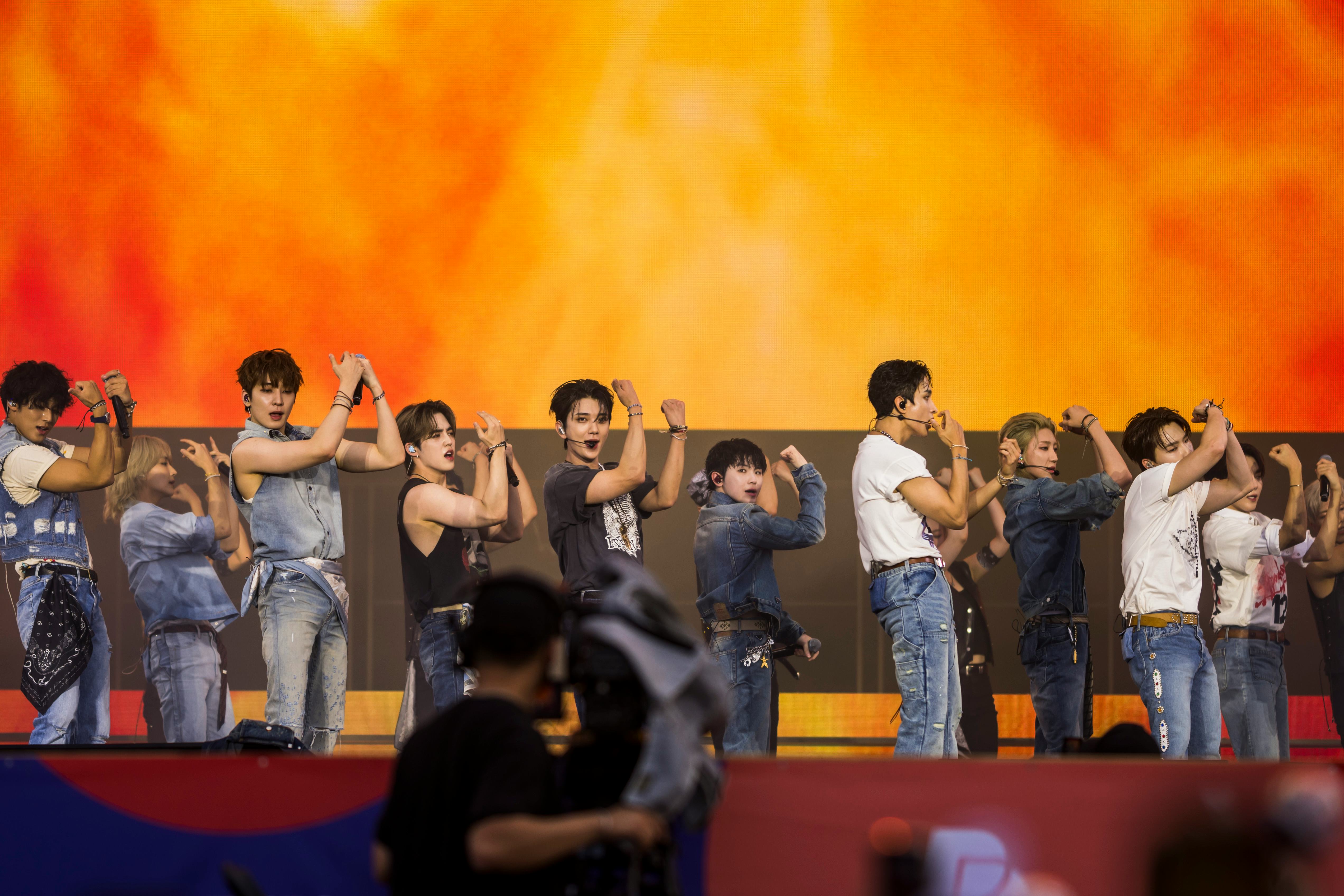 SEVENTEEN　LA POPUP ウジ SEVENTEEN LA POPUP ウジ SEVENTEEN LA POPUP ウジ K-Pop Group