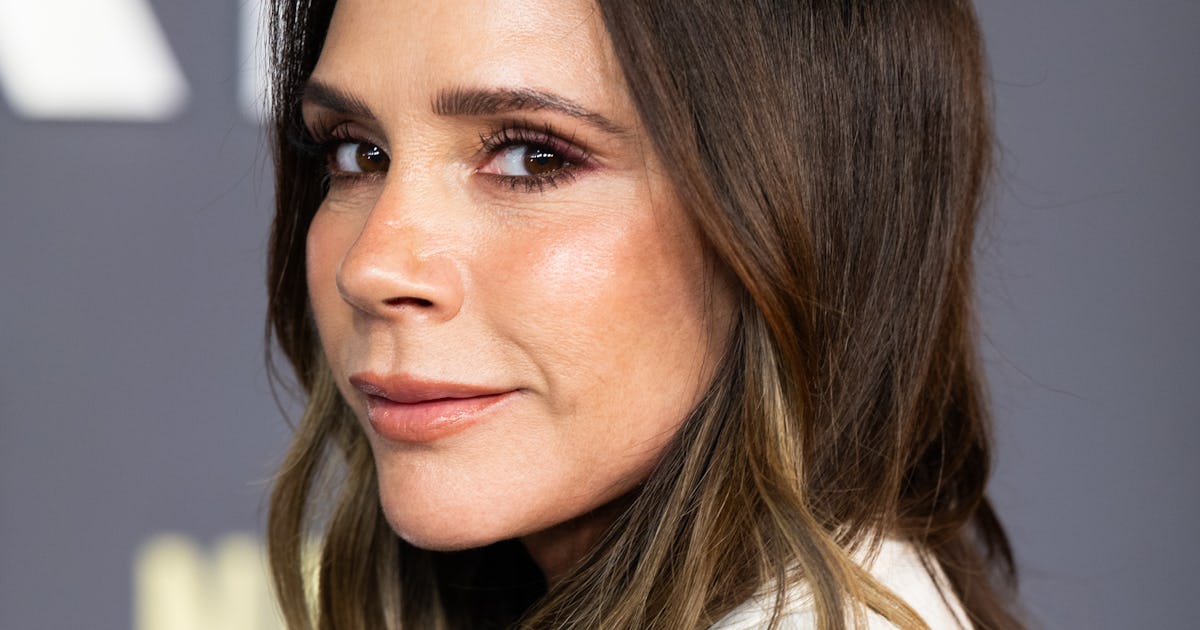 Victoria Beckham Reunited With The Spice Girls In A Plunging & Posh 'Fit