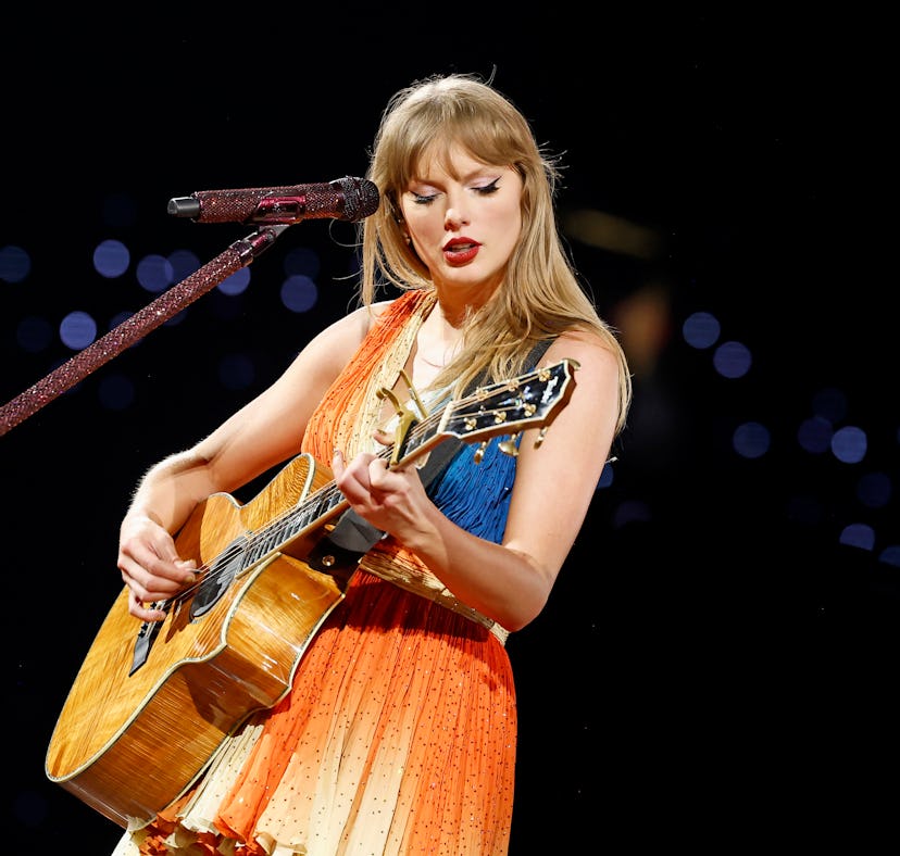Taylor Swift's "The Life of a Showgirl" may sample Jonas Brothers' "Cool."
