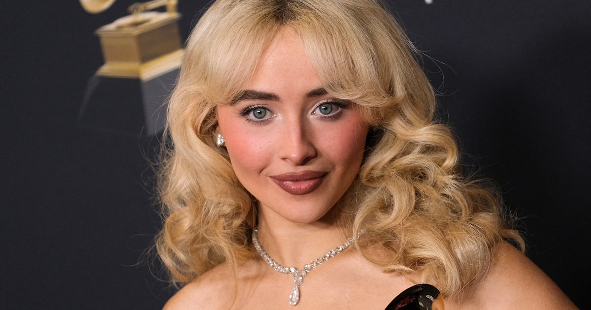 Sabrina Carpenter's Bedazzled "Pin-Up" 'Fit Included A Crop Top & Micro Shorts