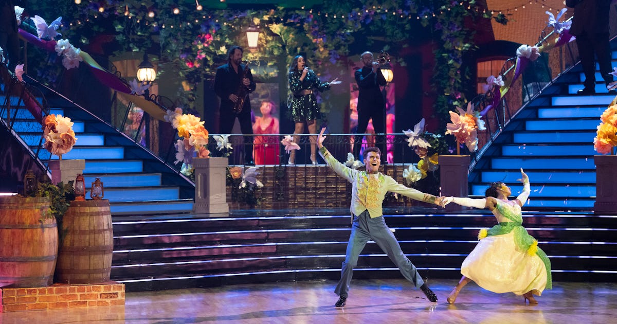 'Dancing With The Stars' Is The Dopamine Boost We All Desperately Need Right Now