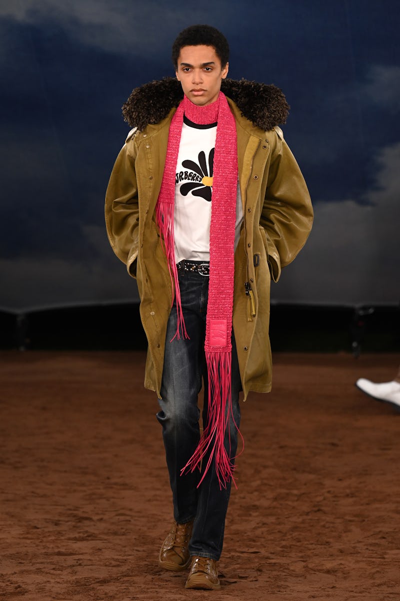 LONDON, ENGLAND - SEPTEMBER 22: A model walks the runway at the Burberry show during London Fashion ...
