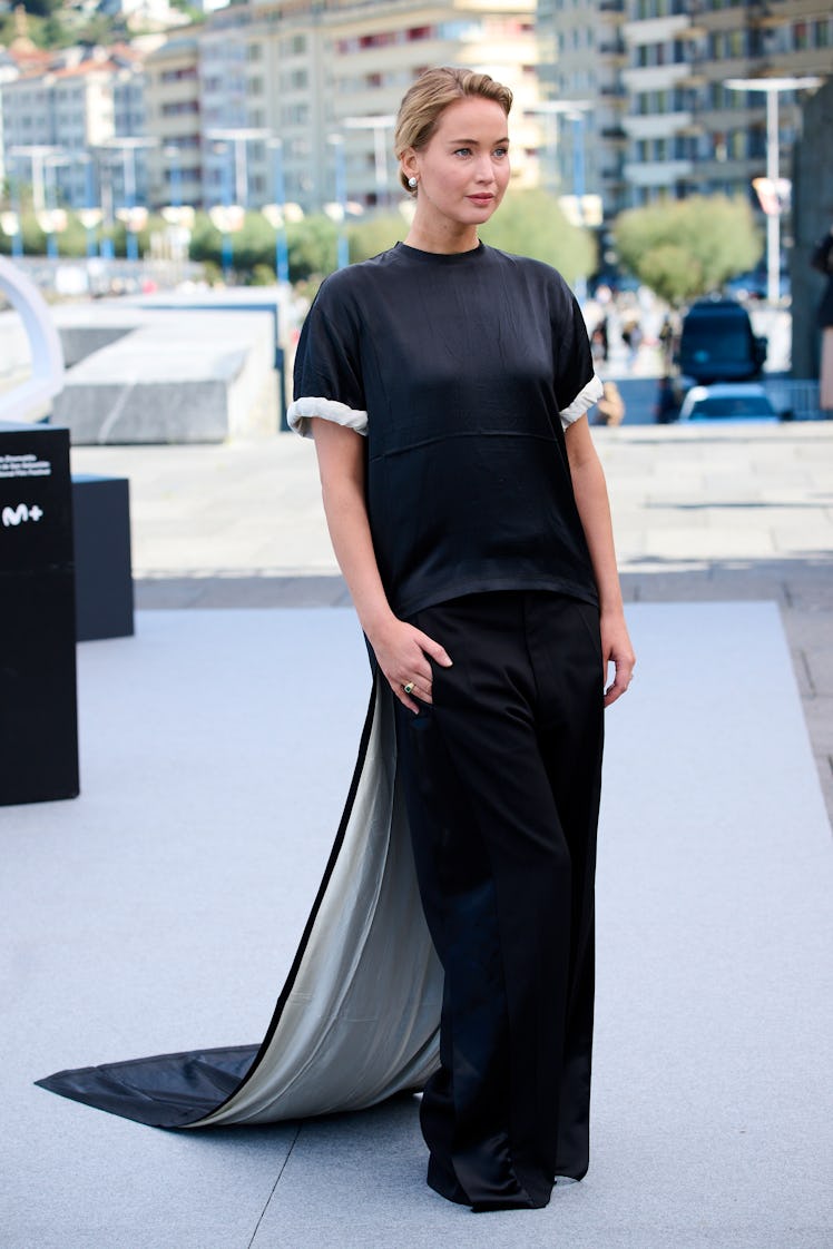SAN SEBASTIAN, SPAIN - SEPTEMBER 26:  Jennifer Lawrence attends the "Die My Love" photocall during t...