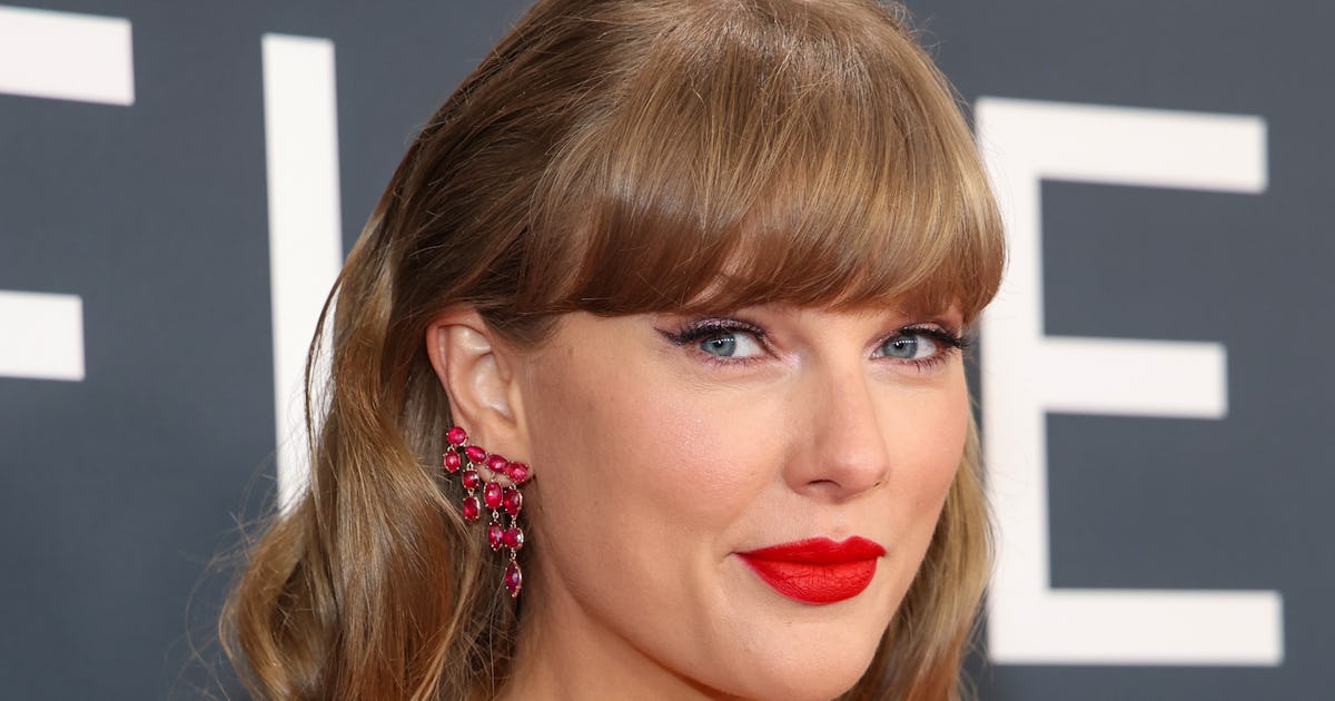 Taylor Swift Approves Of This "Elizabeth Taylor"-BSB Mashup