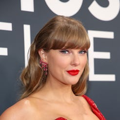 Taylor Swift and AJ McLean had a sweet social media exchange over an "Elizabeth Taylor"-Backstreet B...