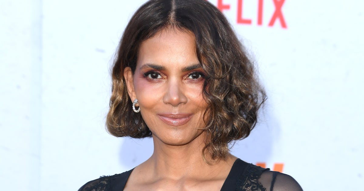 A Sheer Dress, A Bra Top, & 4 More Of Halle Berry's Nakedest Looks