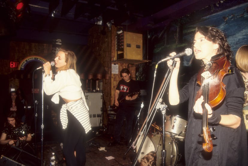 Jane Pratt playing with her band Chia Pet at the New York city concert venue Wetlands, 1992. (Photo ...