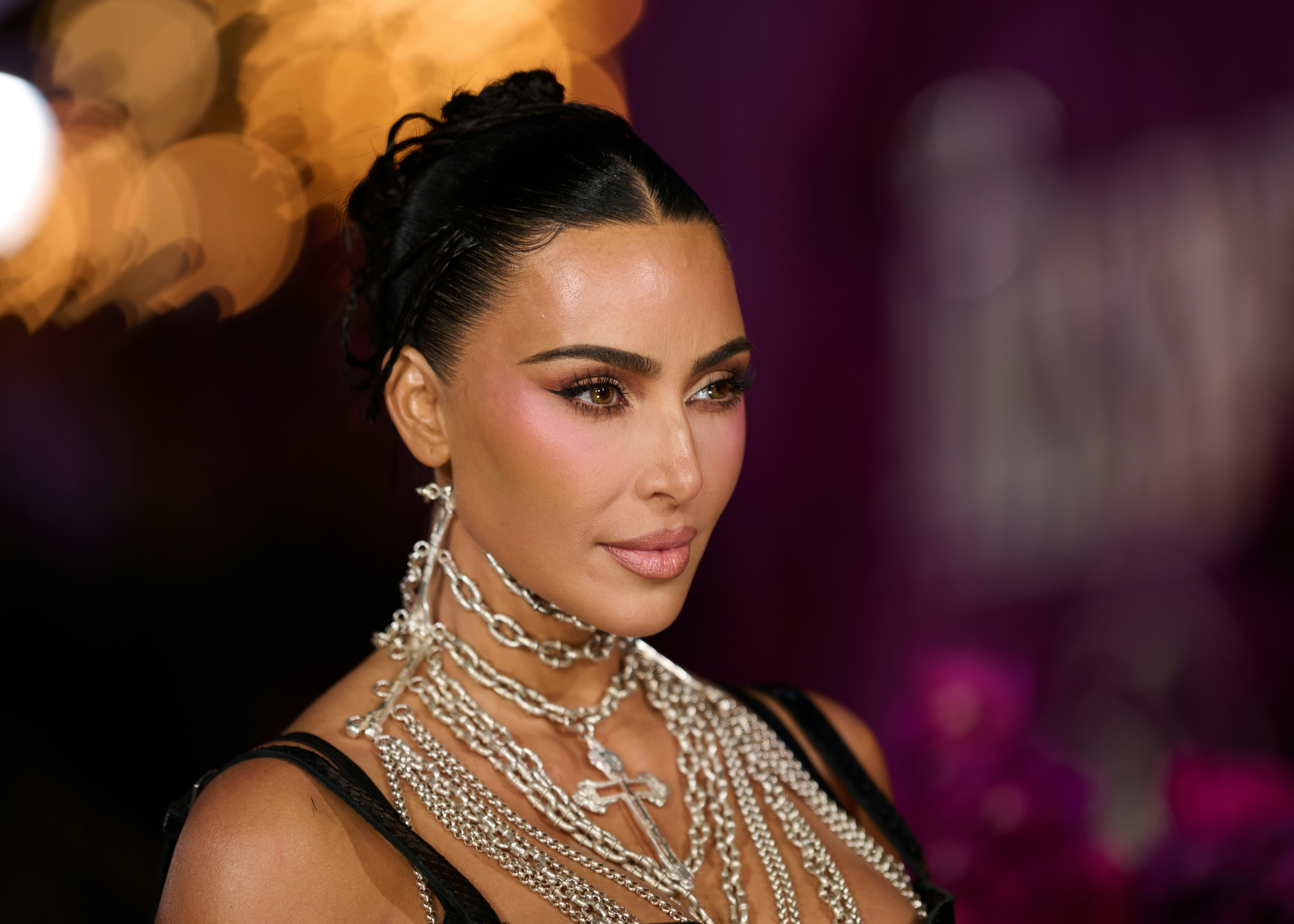 Kim Kardashian's Layered Necklace Look Paid Homage To Naomi