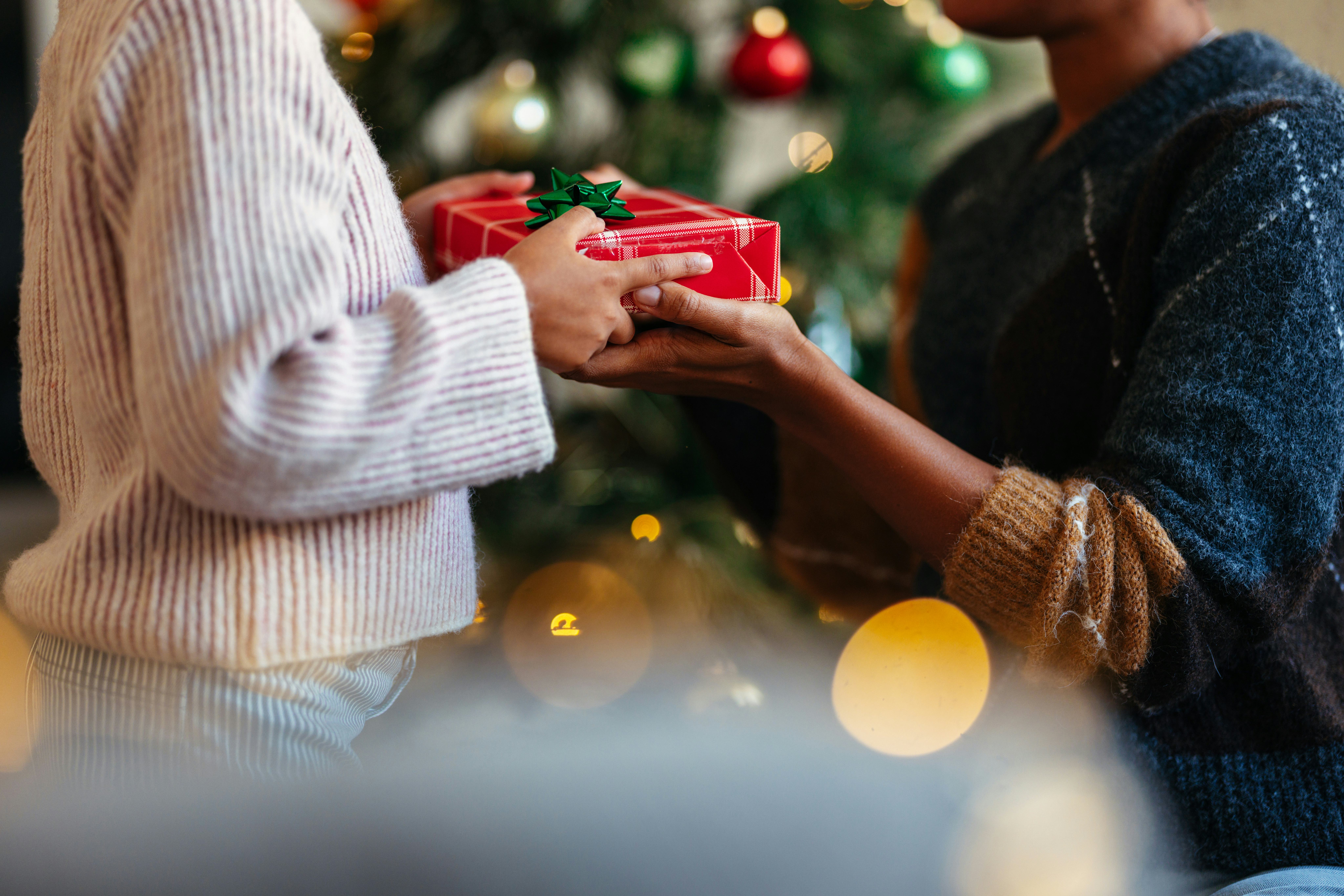 How To Explain Holiday Spending Limits To Your Kids