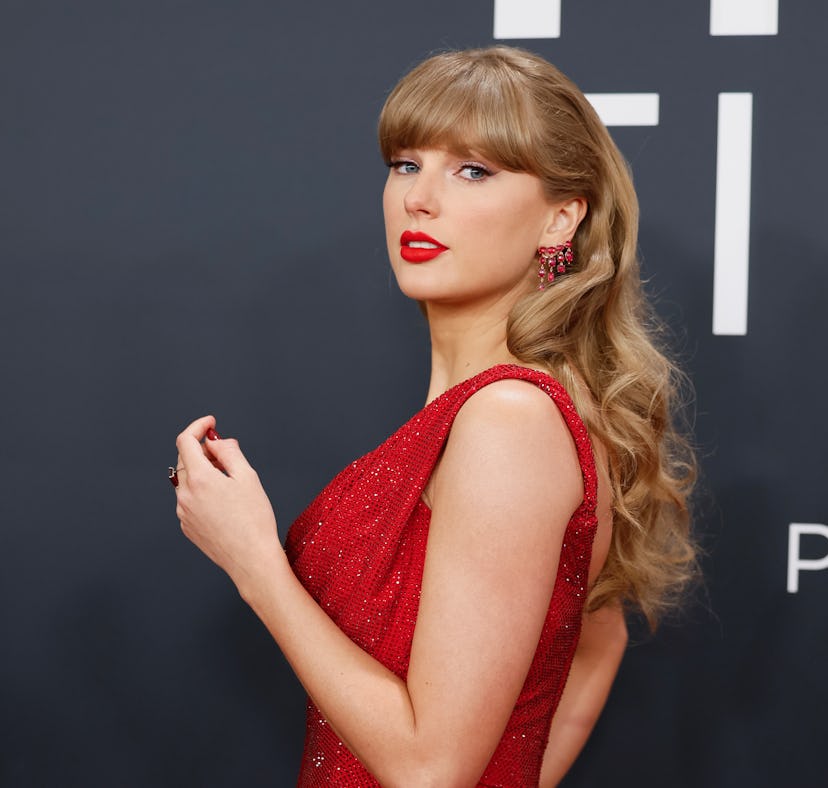 Fans think Taylor Swift's "Cancelled!" is about Blake Lively or Brittany Mahomes.
