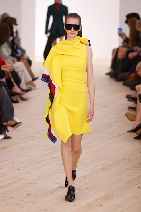 A model walks the runway during the Loewe Womenswear Spring/Summer 2026 show