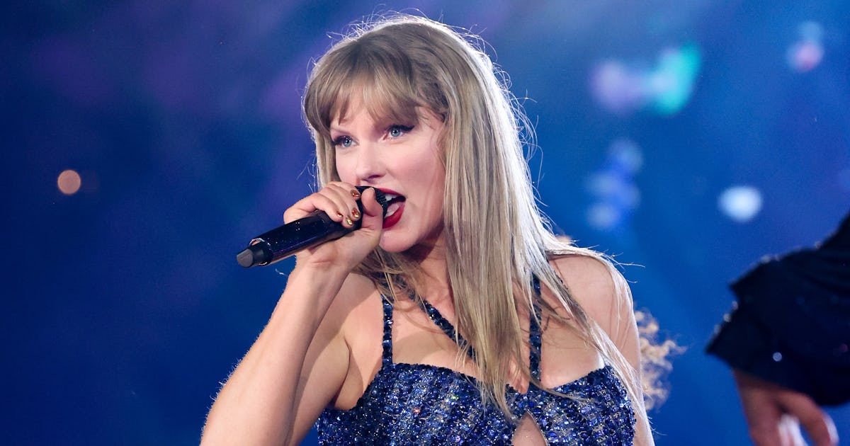 https://imgix.bustle.com/uploads/getty/2025/10/3/bd4cad6b/indianapolis-indiana-november-01.jpg?w=1200&h=630&fit=crop&crop=focalpoint&fm=jpg&fp-x=0.4201&fp-y=0.291
