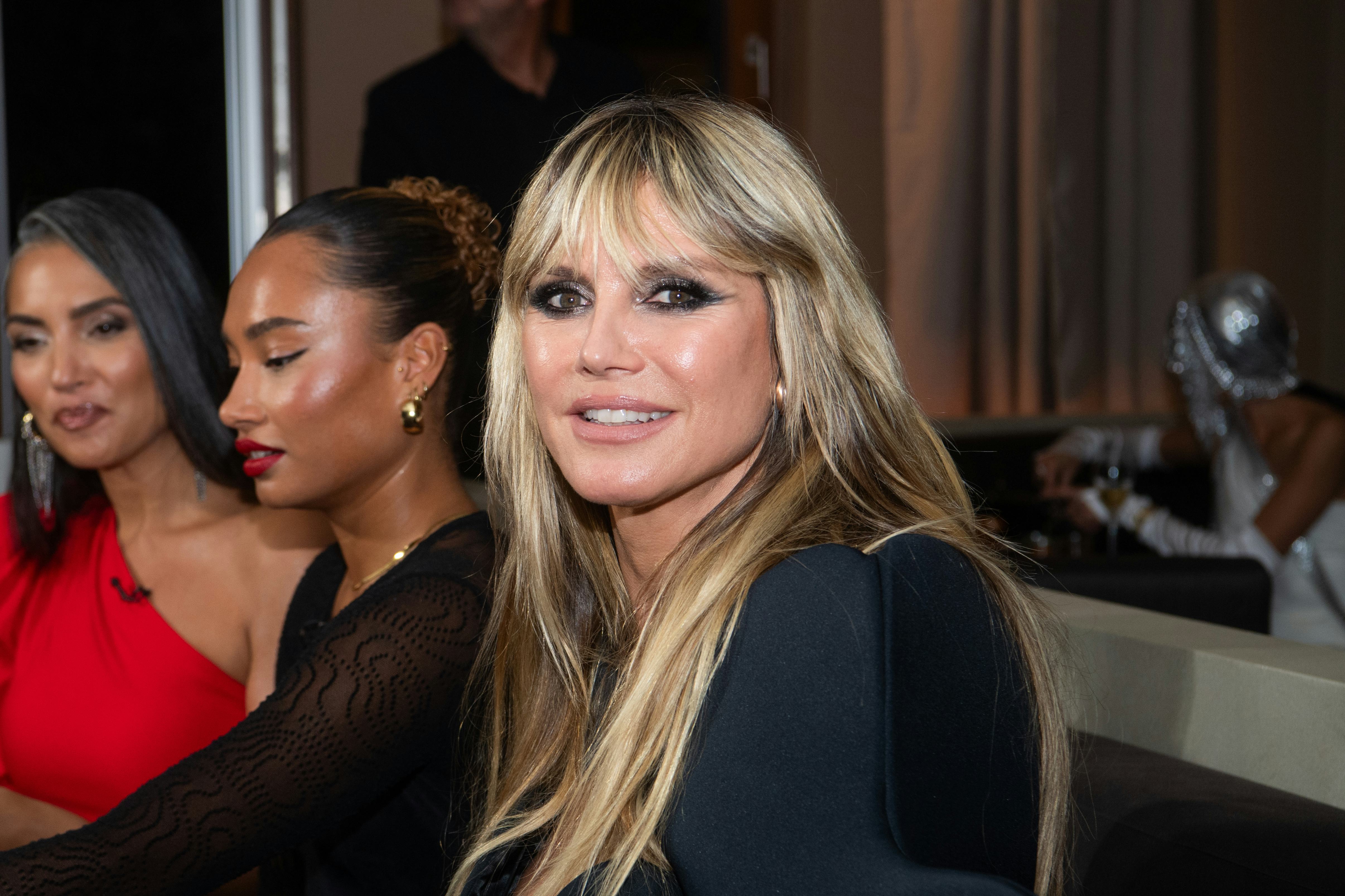 BERLIN, GERMANY - OCTOBER 8: Heidi Klum attends the "Blinded By Delight" Grand Show Premiere at Frie...