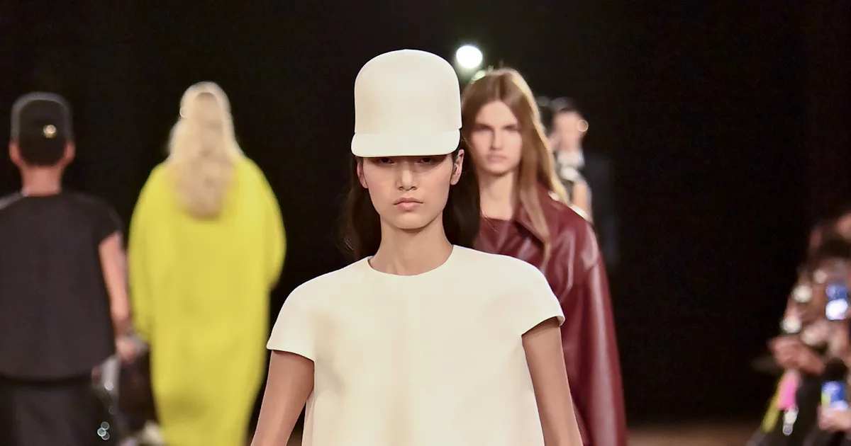 Pierpaolo Piccioli’s Balenciaga Debut Brings Meaning and Methodology to ...