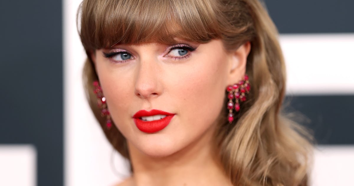 https://imgix.bustle.com/uploads/getty/2025/10/6/23fa3688/los-angeles-california-february.jpg?w=1200&h=630&fit=crop&crop=focalpoint&fm=jpg&fp-x=0.4116&fp-y=0.3342