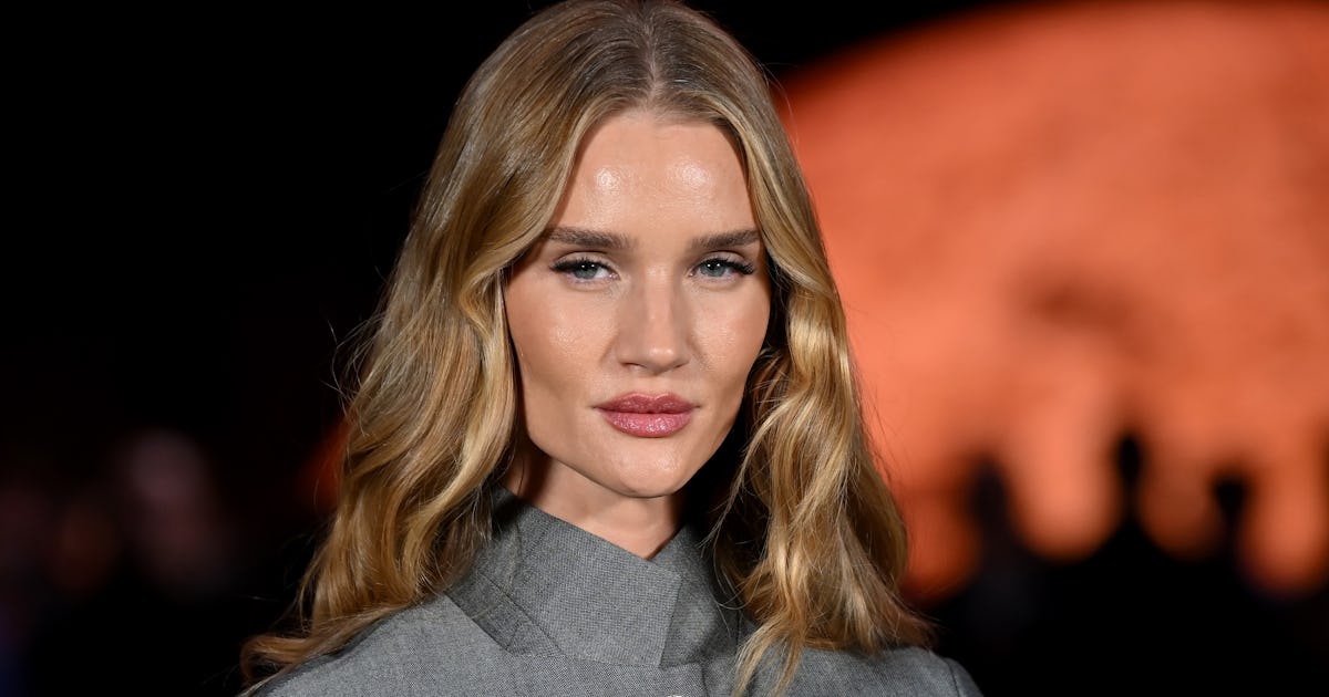 Rosie Huntington-Whiteley Went Braless At Paris Fashion Week