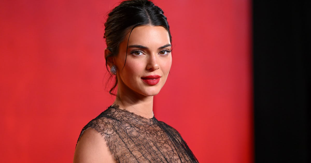 Kendall Jenner Just Wore Another Spicy Skirt Suit & This One's Got Major Plunge