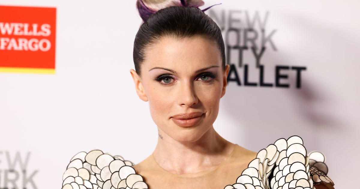 Julia Fox's Booty-Baring Gown Belongs In A Museum