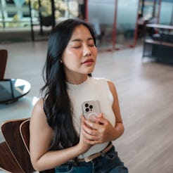 "Resonance frequency breathing" is the key to calming down when you're stressed.