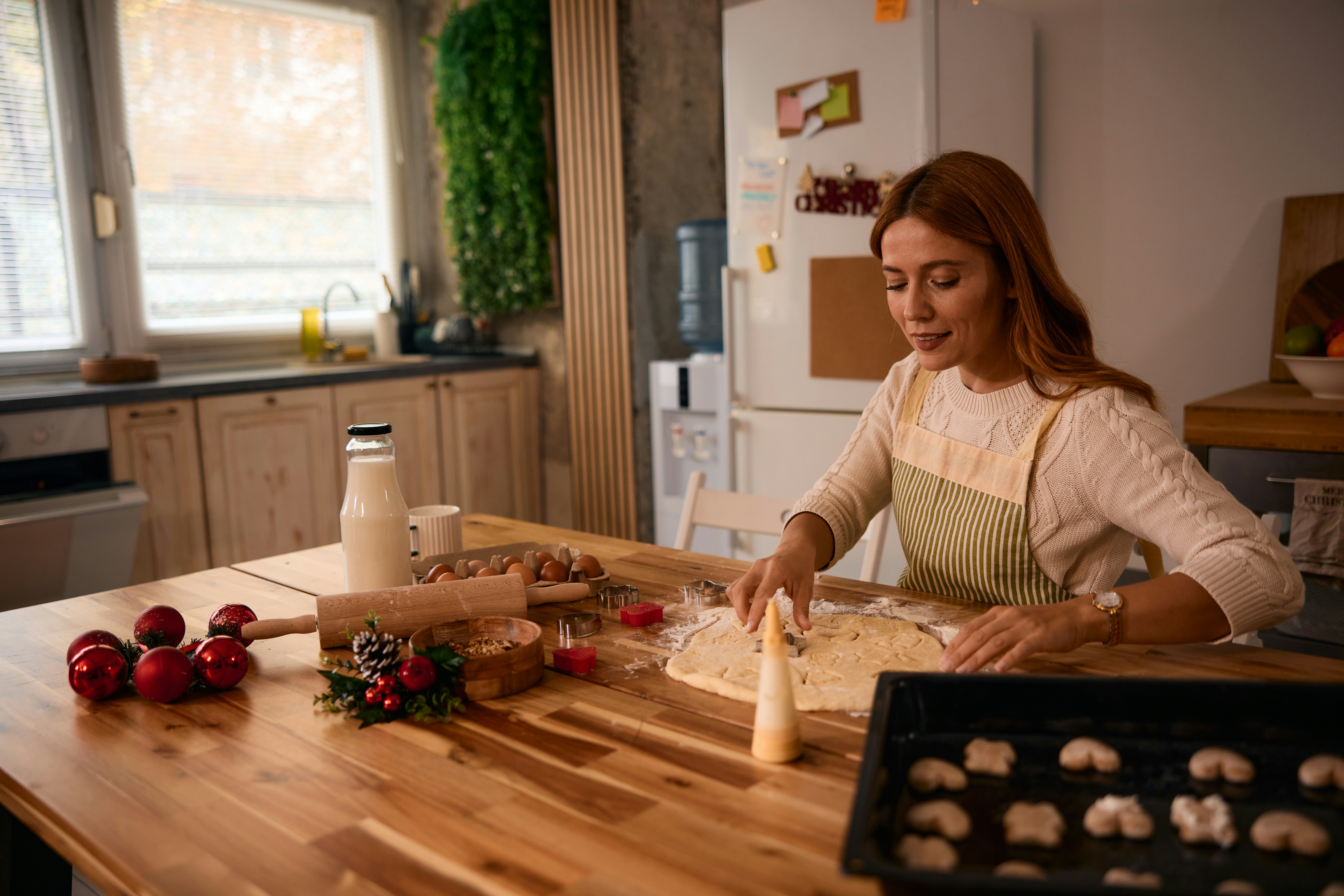 The 7 Holiday Traditions I Think Every Mom Should Be Doing For *Herself*