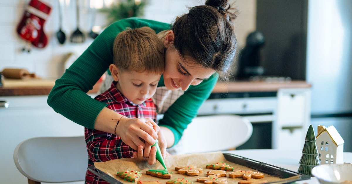 Making Holiday Magic Is Way More Fun When I Stop Scrolling Social Media