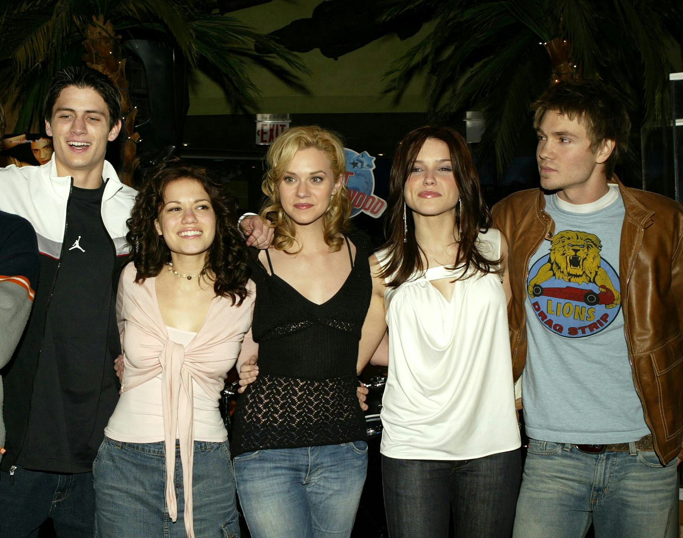 "One Tree Hill" cast James Lafferty, Bethany Joy Lenz, Hilarie Burton, Sophia Bush and Chad Michael ...