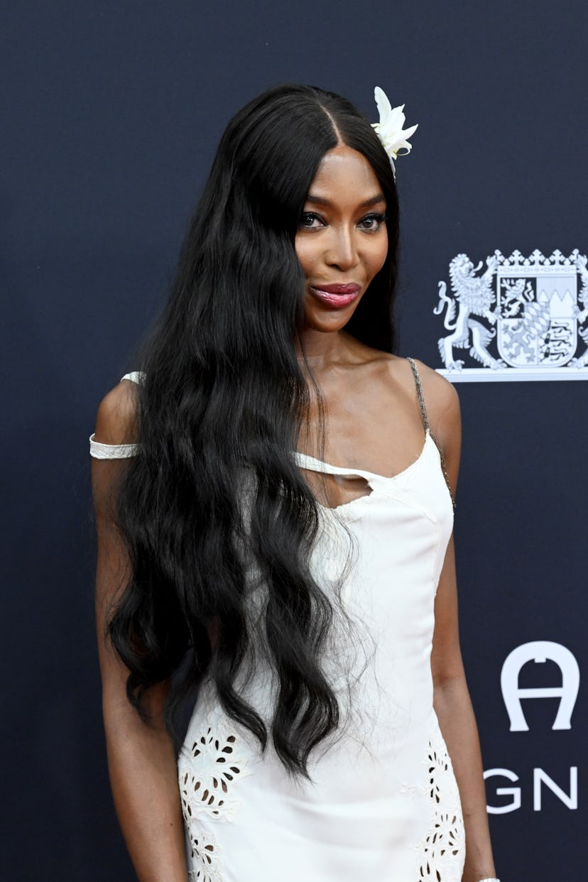 Naomi Campbell walks the red carpet at the 77th Bambi Awards in the Bavaria Film Studios.