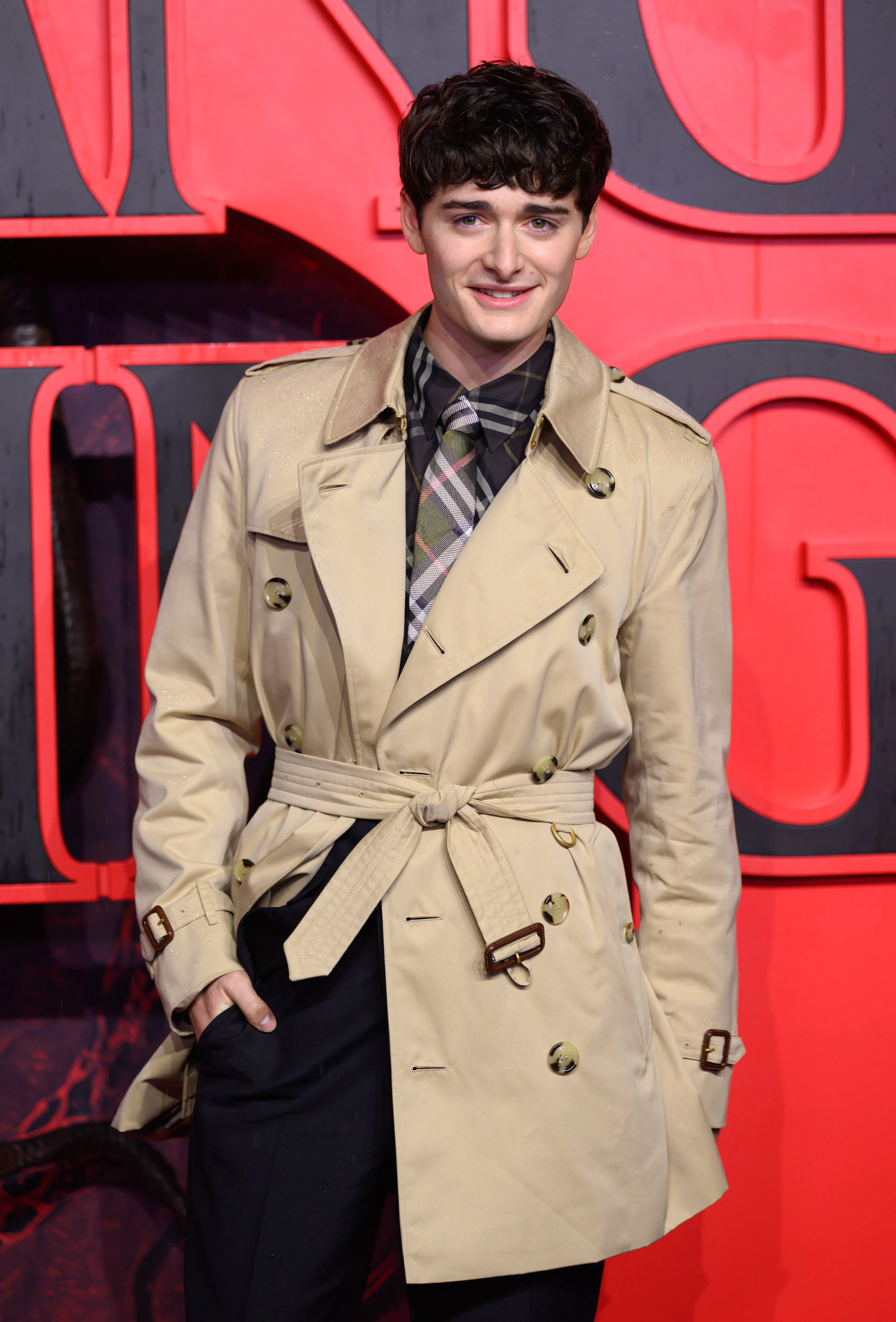 LONDON, ENGLAND - NOVEMBER 13: Noah Schnapp attends the "Stranger Things 5" UK Special Screening at ...