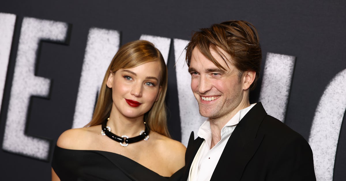 Robert Pattinson Responds To Jennifer Lawrence's Story About Feeding Him Trash