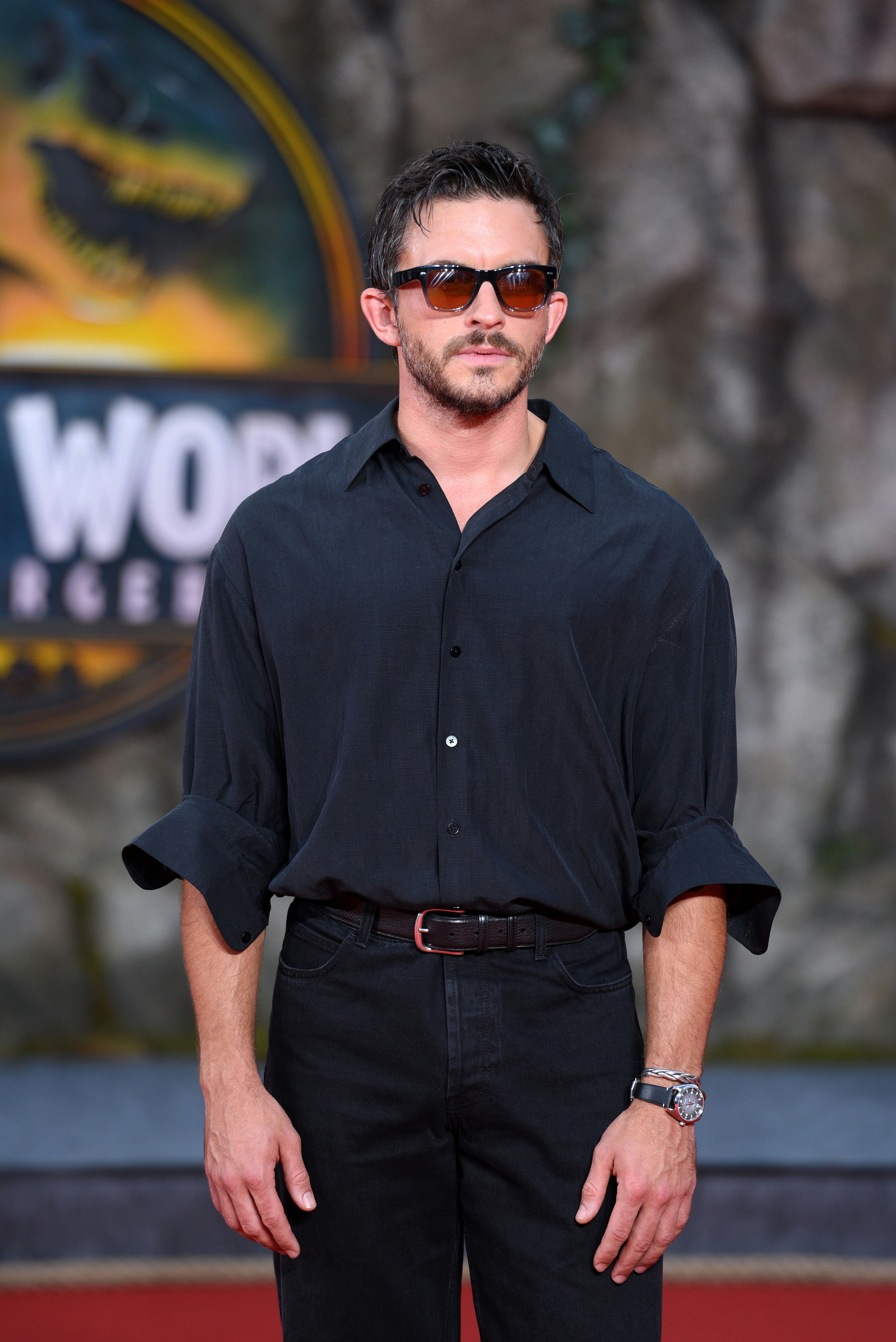 BERLIN, GERMANY - JUNE 18: Jonathan Bailey attends the "Jurassic World Rebirth" (Die Wiedergeburt) p...