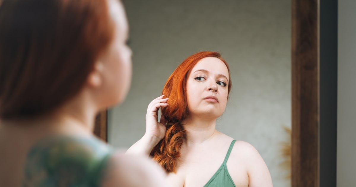 Want To Switch Up Your Sex Routine? Try Mirror Play, Experts Say